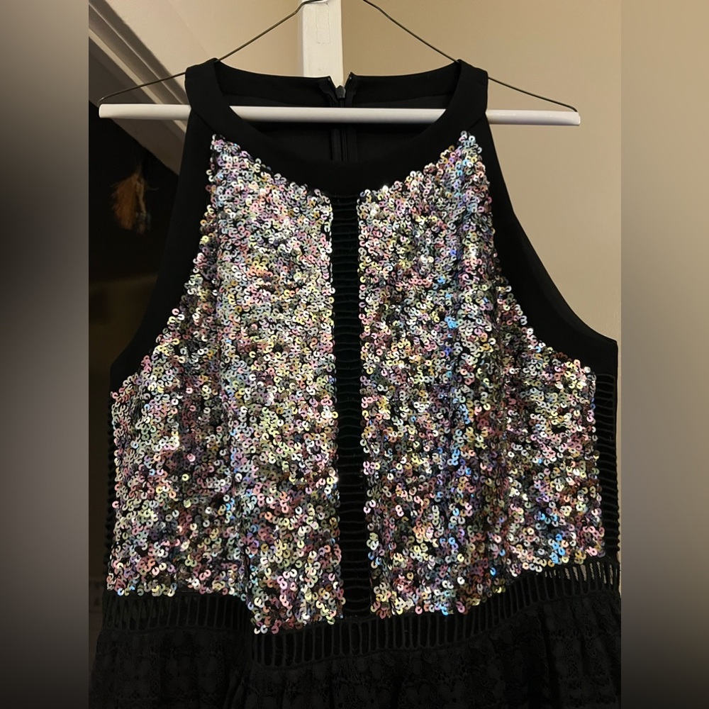 Dress sequence - Picture 2 of 6